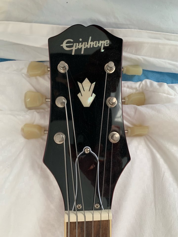 Epiphone ES-335 de segunda mano · Foto 6 de 6 · Madrid · 335 €