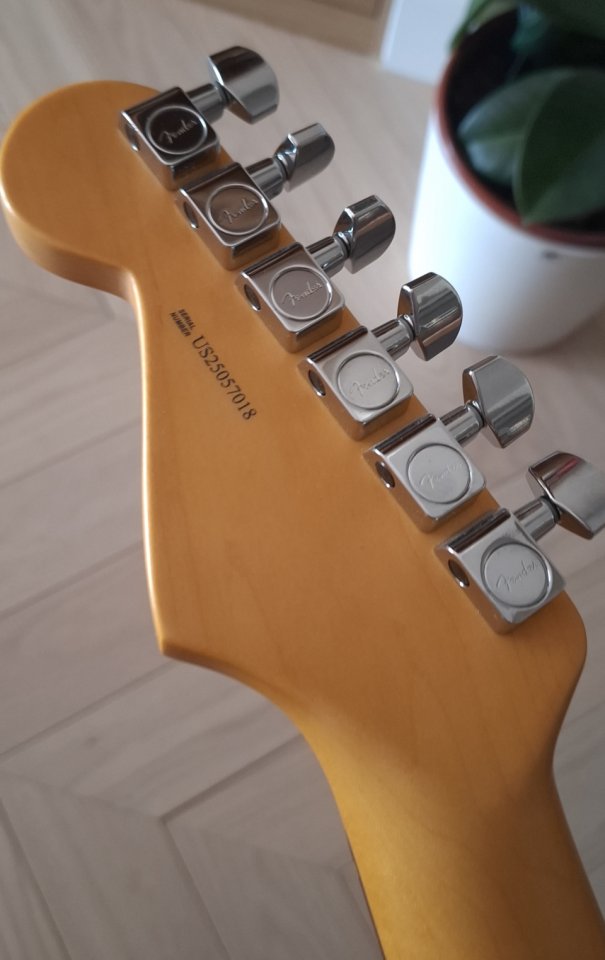 Fender Stratocaster American Pro II Hss. de segunda mano · Foto 7 de 8 · Madrid · 1550 €