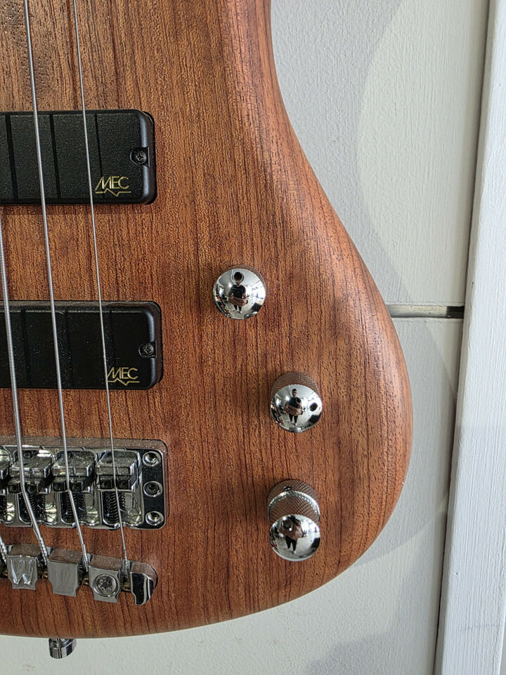 Warwick Corvette 6 cuerdas