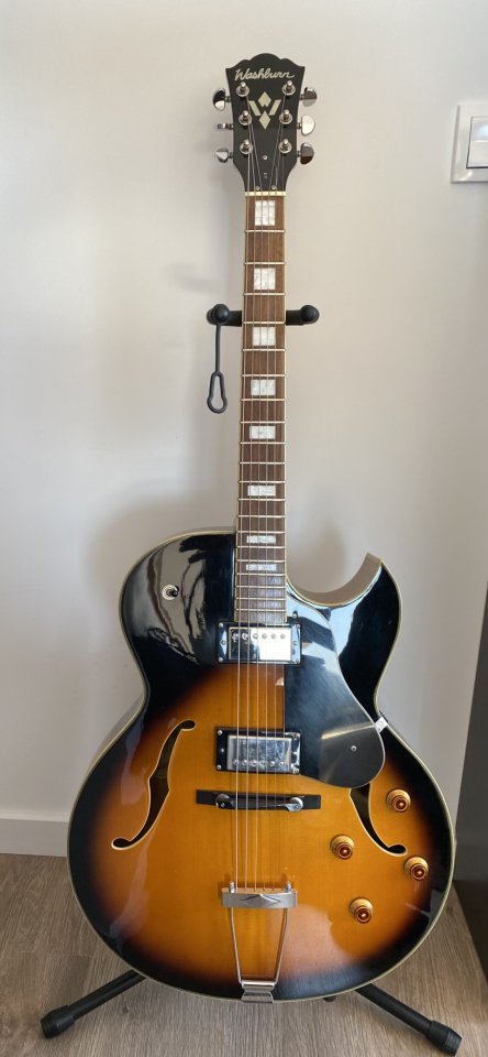 Guitarra Washburn J-3 TS Hollow Body tipo Gibson ES-175