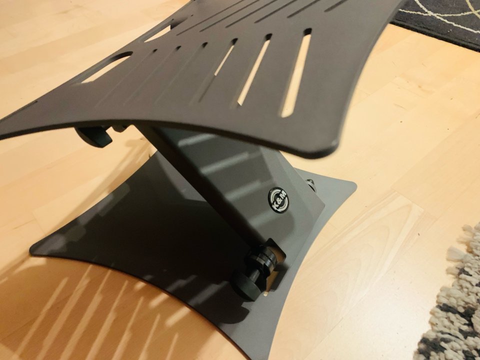 Soporte laptop k&M 12195