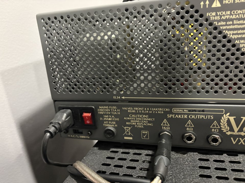 Victory VX Kraken + pantalla 2x12 Victory + rack de segunda mano · Foto 4 de 9 · Madrid · 1400 €