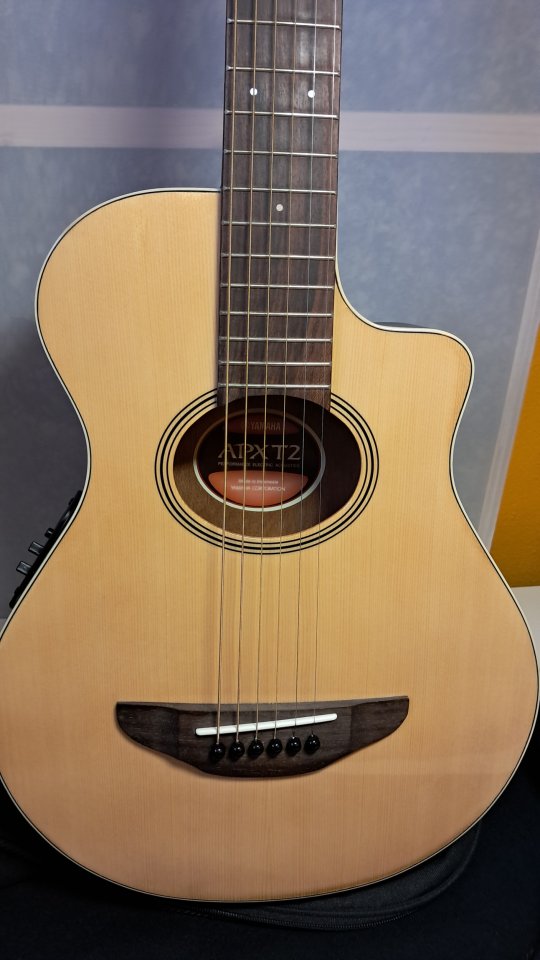 Guitarra acutica de viaje Yamaha apxt2 de segunda mano · Foto 1 de 9 · Murcia · 160 €