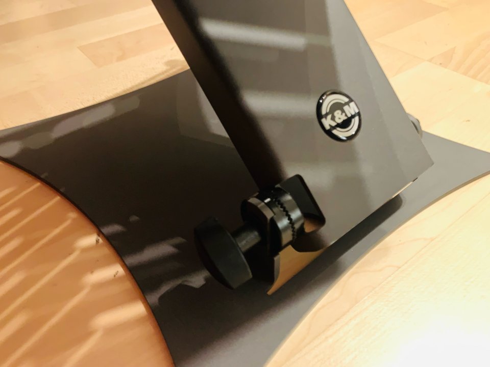 Soporte laptop k&M 12195