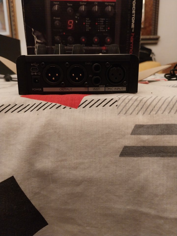 (TC HELICON Harmony-G XT) (Y  ROLAND GR-33)