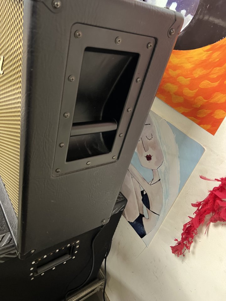 Pantalla 2x12 Elmwood v30