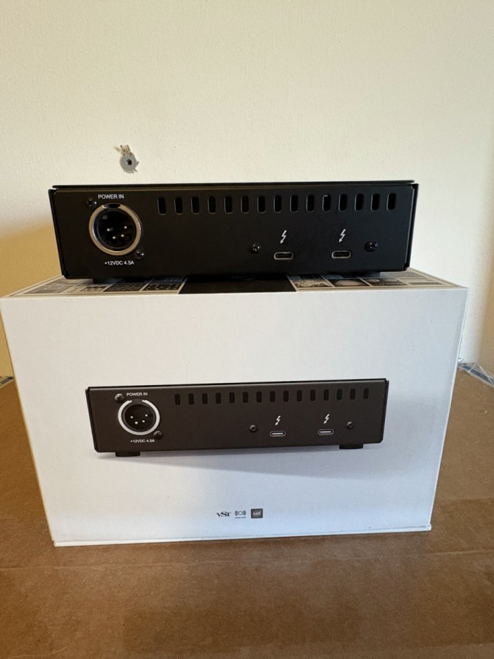 Universal Audio Satellite Octo Core Thunderbolt de segunda mano · Foto 2 de 4 · Barcelona · 700 €