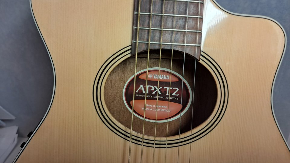 Guitarra acutica de viaje Yamaha apxt2 de segunda mano · Foto 3 de 9 · Murcia · 160 €
