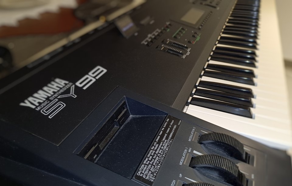 Yamaha SY99