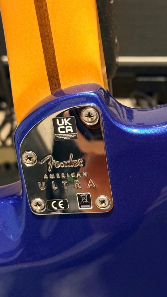 Fender American Ultra Stratocaster HSS de segunda mano · Foto 5 de 9 · Cáceres · 2000 €