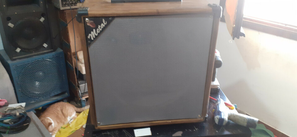 Pantalla artesanal en Abeto para 1x15