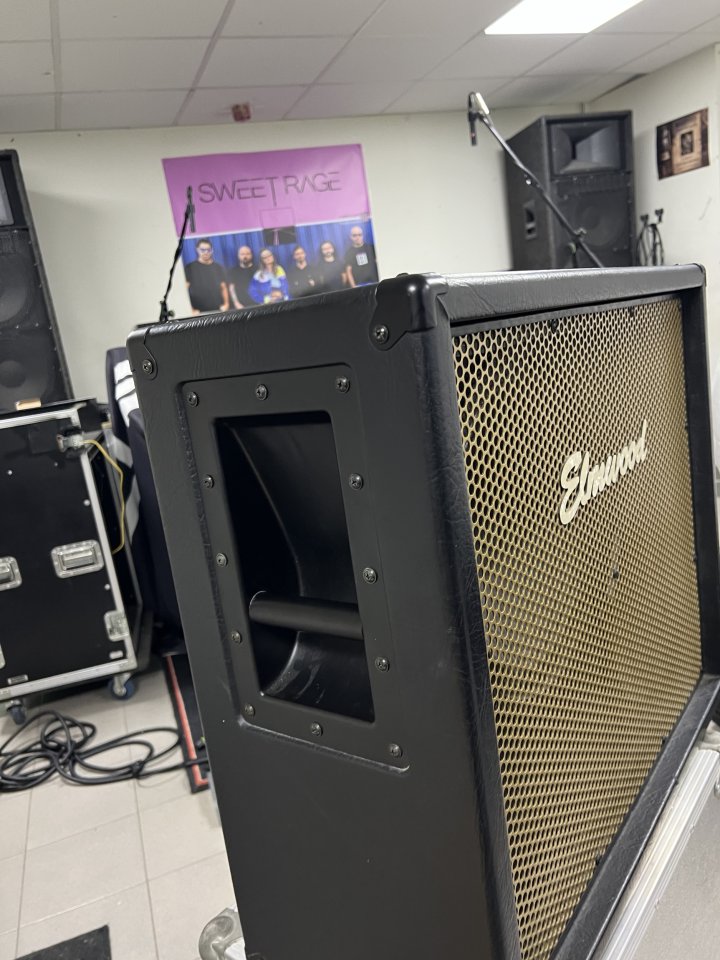 Pantalla 2x12 Elmwood v30