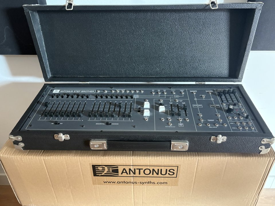 Antonus Step Brother Arp Sequencer de segunda mano · Foto 1 de 4 · Barcelona · 1400 €