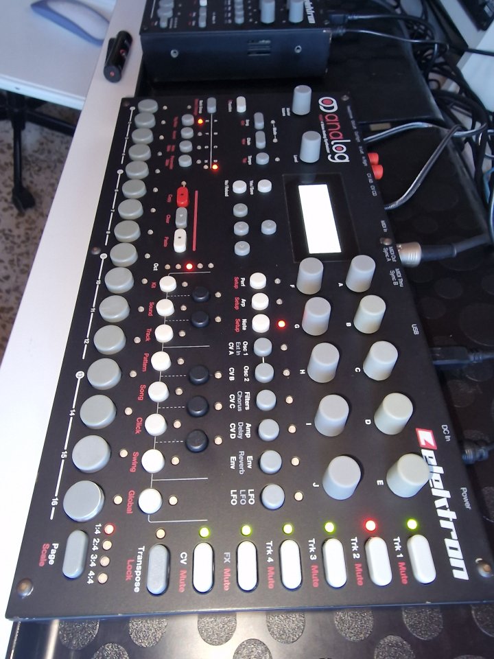 Elektron Analog Four