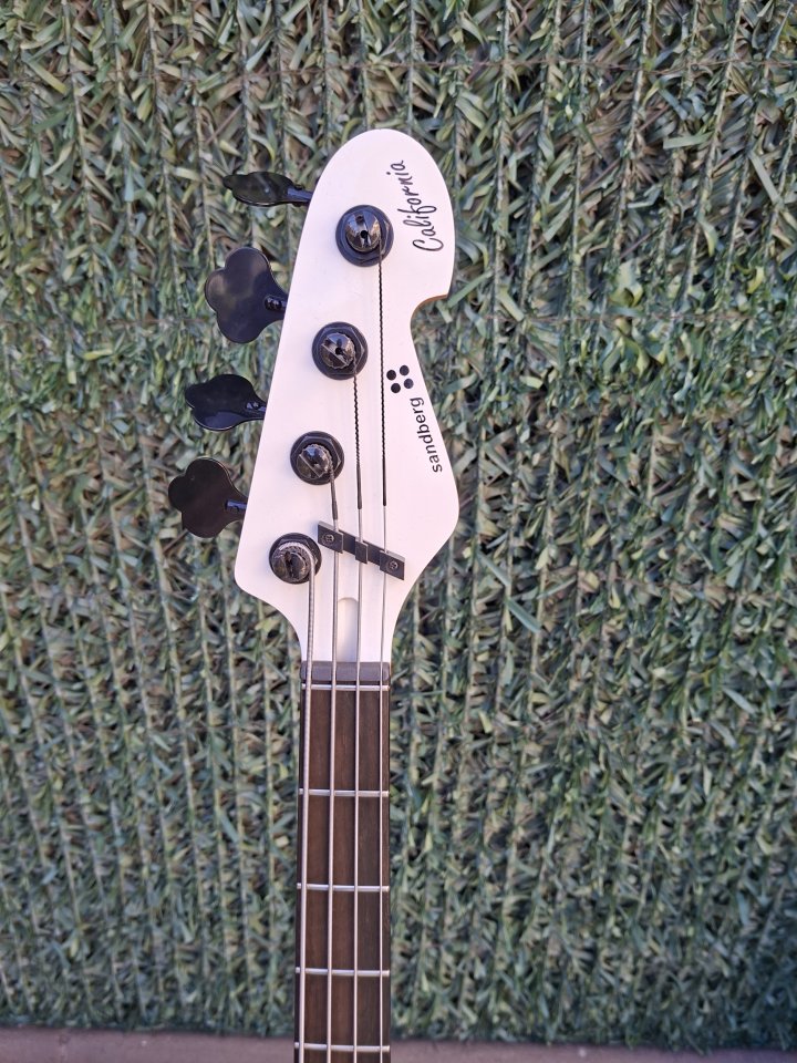 Sandberg California TT Martin Mendez. Acabado Virgin White Soft Aged de segunda mano · Foto 2 de 5 · Madrid · 1900 €