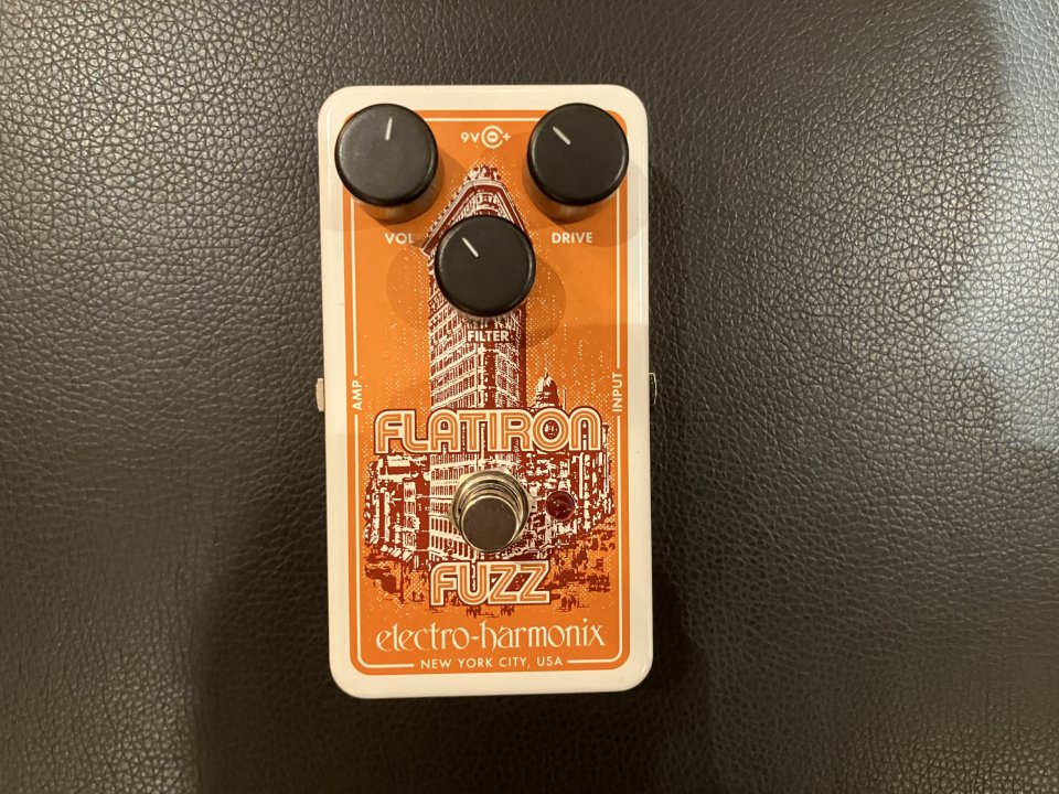 EHX Flatiron Fuzz (clon del RAT) - ENVÍO GRATIS de segunda mano · Foto 1 de 2 · Asturias · 50 €