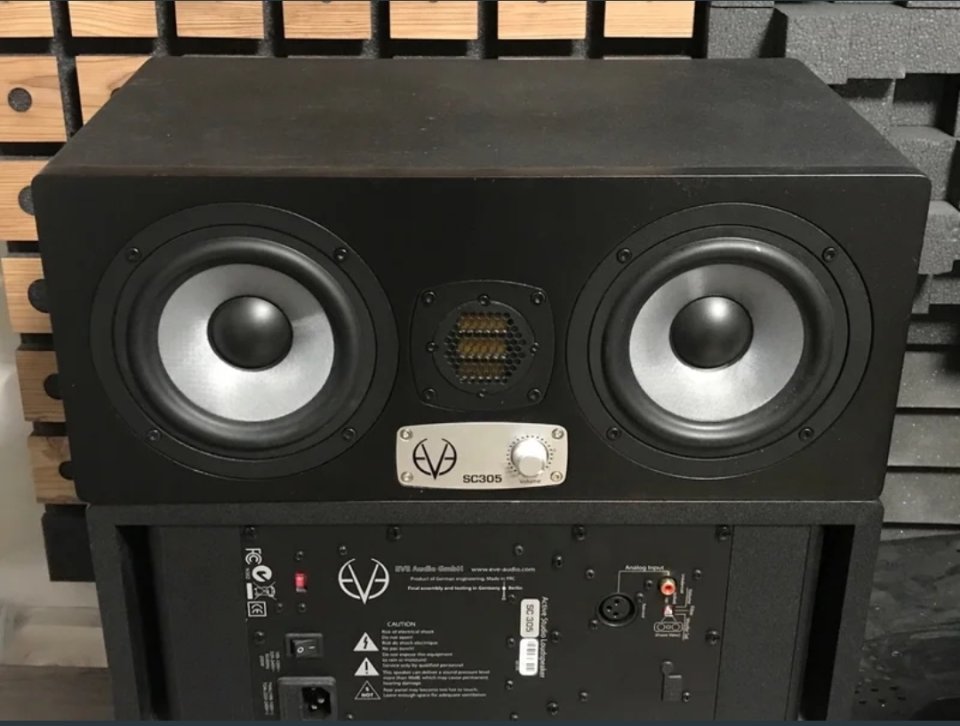 Altavoces eve audio sc305 de segunda mano · Foto 1 de 4 · Valencia · 1200 €