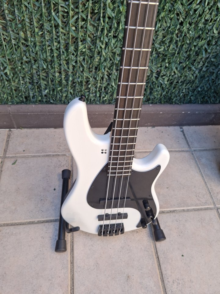 Sandberg California TT Martin Mendez. Acabado Virgin White Soft Aged de segunda mano · Foto 5 de 5 · Madrid · 1900 €