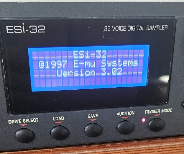 Sampler rack E-mu ESI-32 32 MB led display de segunda mano · Foto 1 de 8 · Sevilla · 153 €