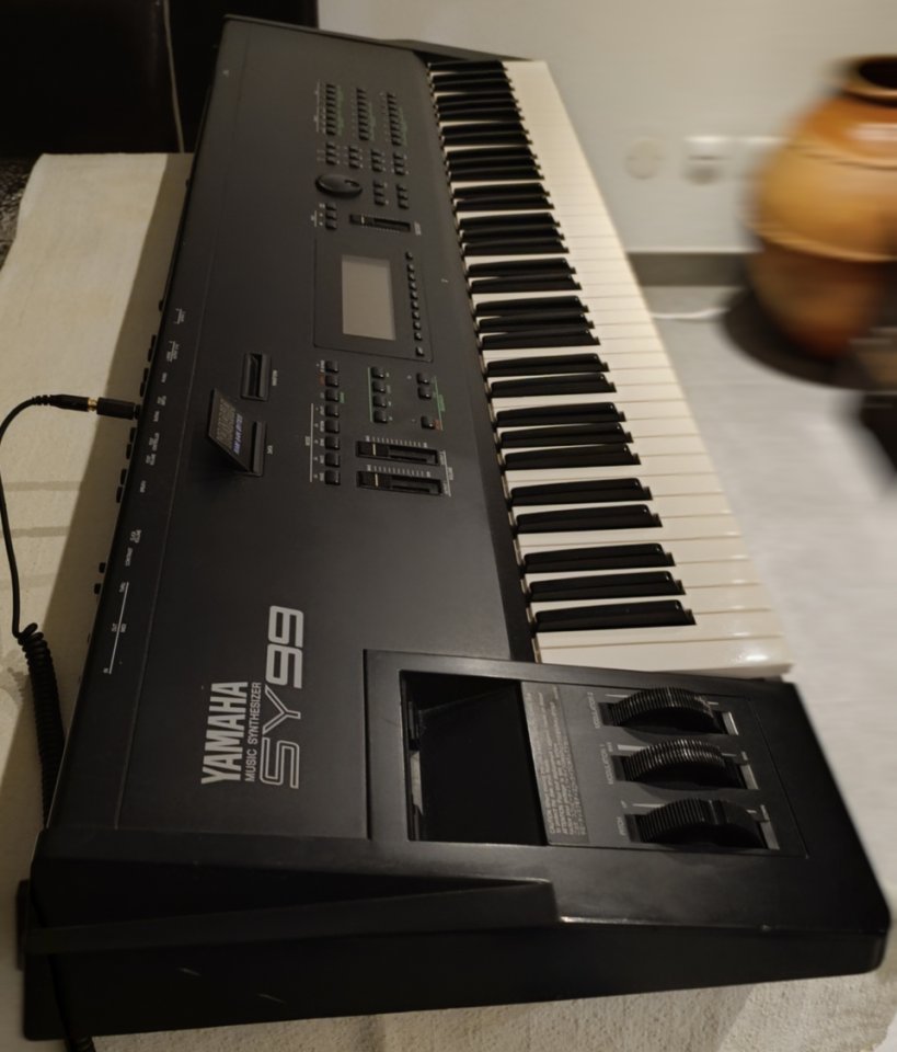 Yamaha SY99