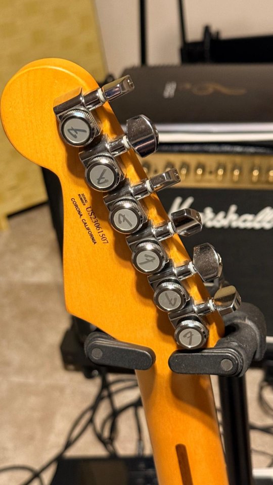 Fender American Ultra Stratocaster HSS de segunda mano · Foto 6 de 9 · Cáceres · 2000 €