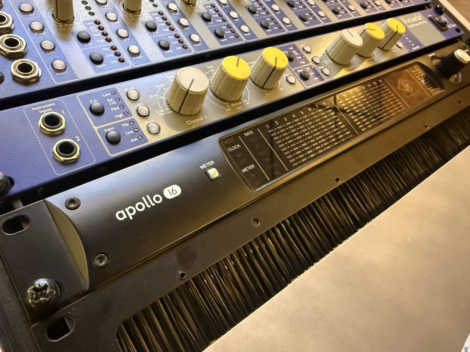 Universal Audio Apollo 16 MkII de segunda mano · Tarragona · 1900 €