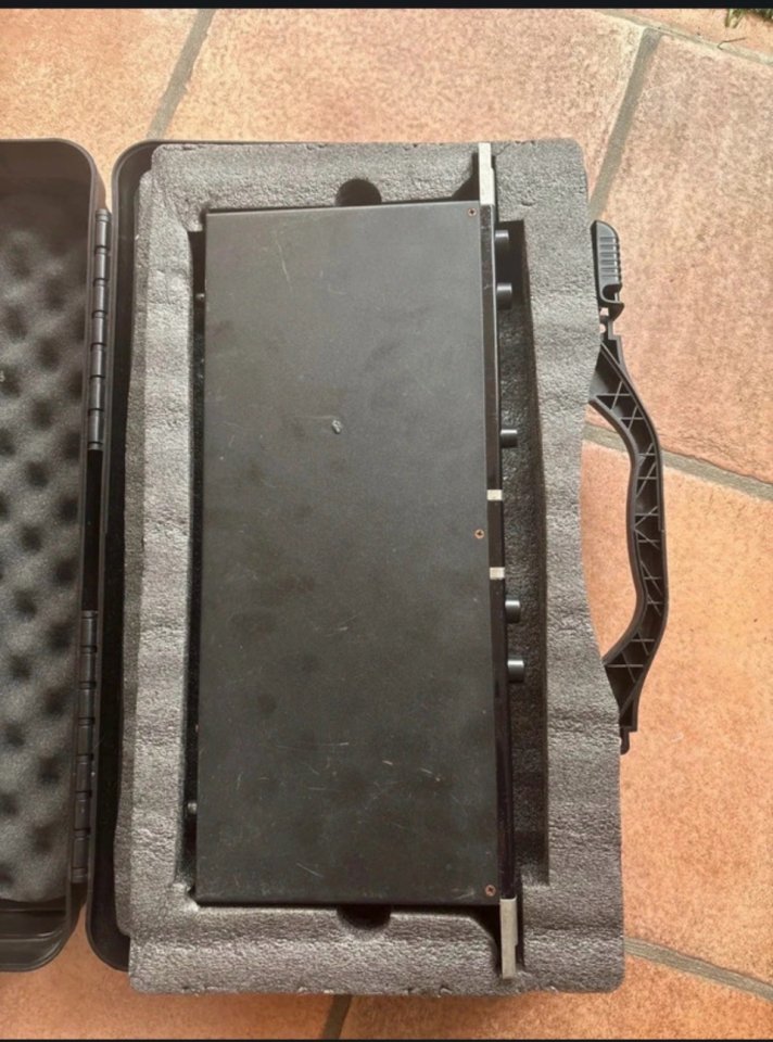 Receptor inalámbrico doble LD Systems U506 R2 con antenas, cables y maletín de segunda mano · Foto 2 de 6 · Cádiz · 160 €