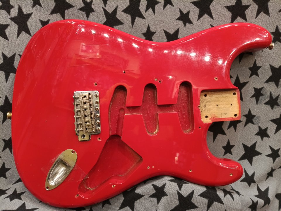 VENDIDO .Cuerpo+ PIEZAS FENDER Stratocaster st62- MIJ.1987/89