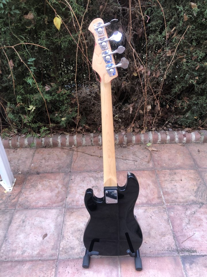 Bajo Fretless Escala Corta