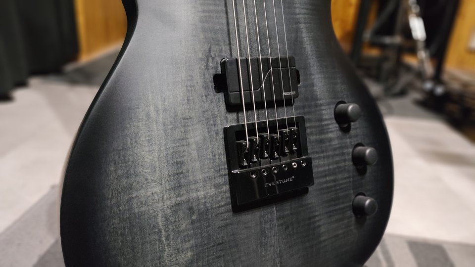 Guitarra barítona Solar GC1.6AFBB-27 NUEVA