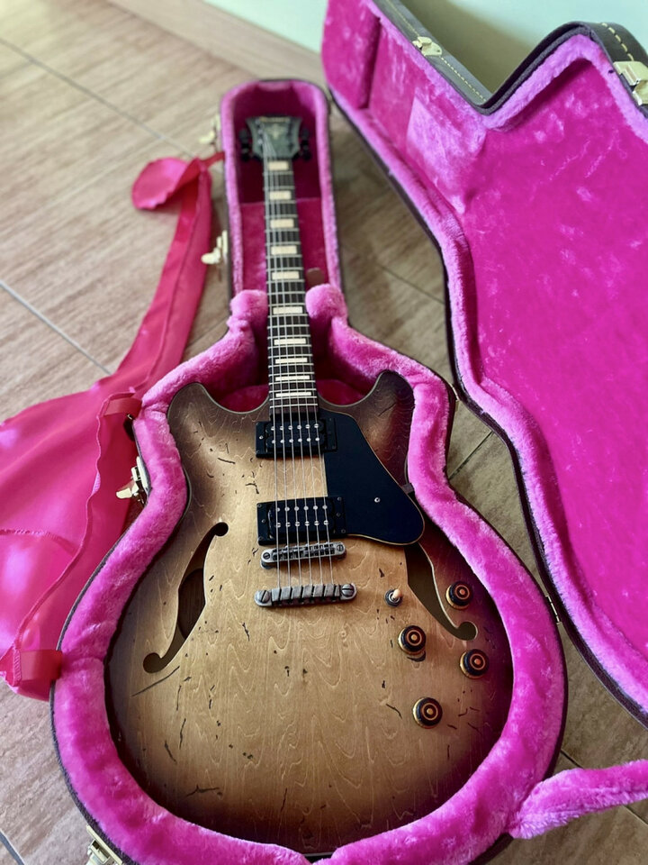 Ibanez Semicaja + Estuche rígido vintage