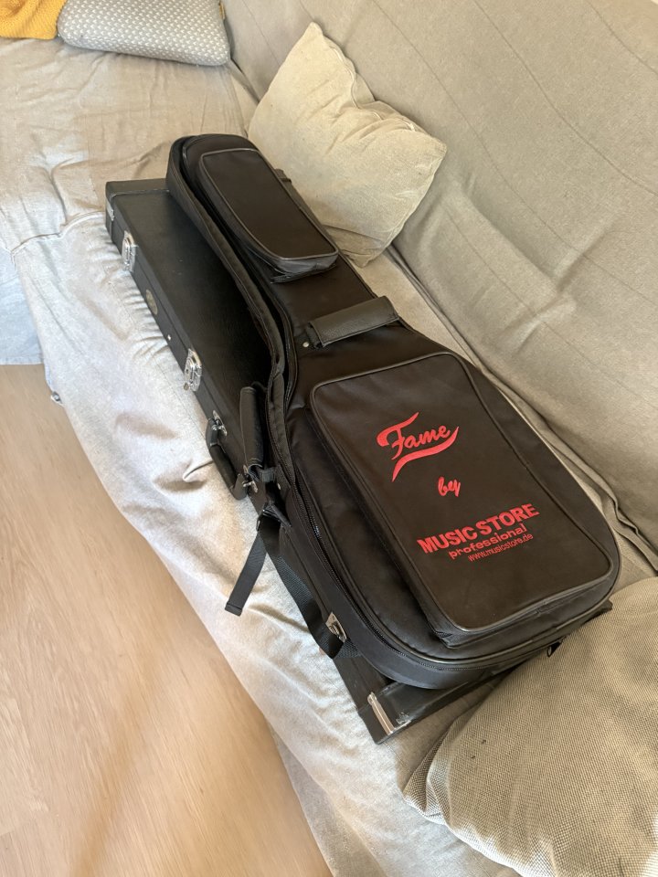 FAME FORUM IV MODERN