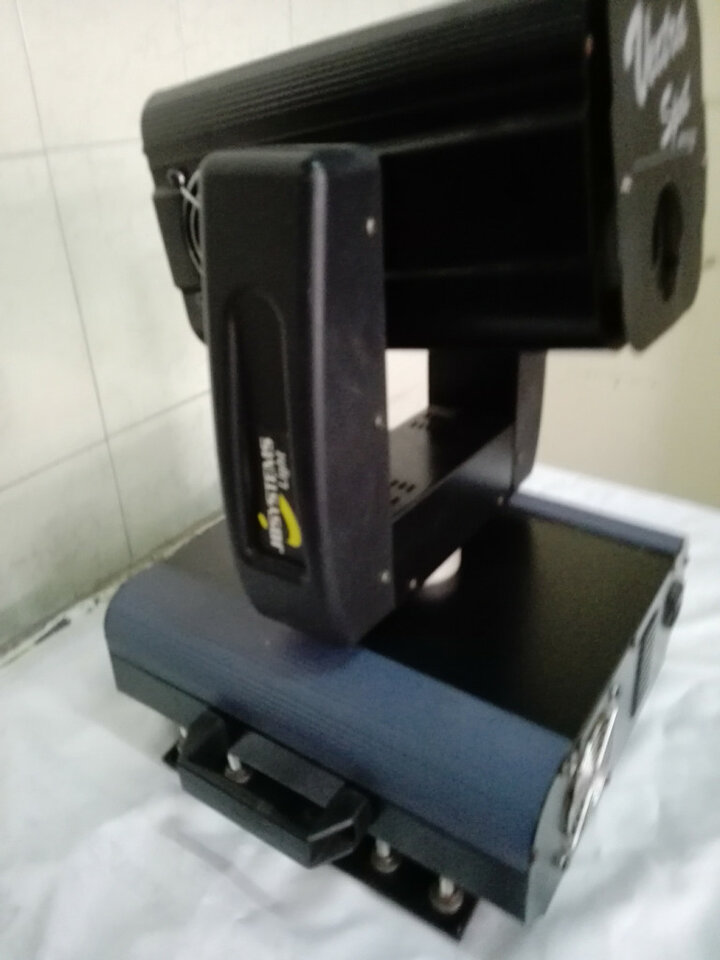 4 Cabezas Móviles JB SYSTEMS, 250W