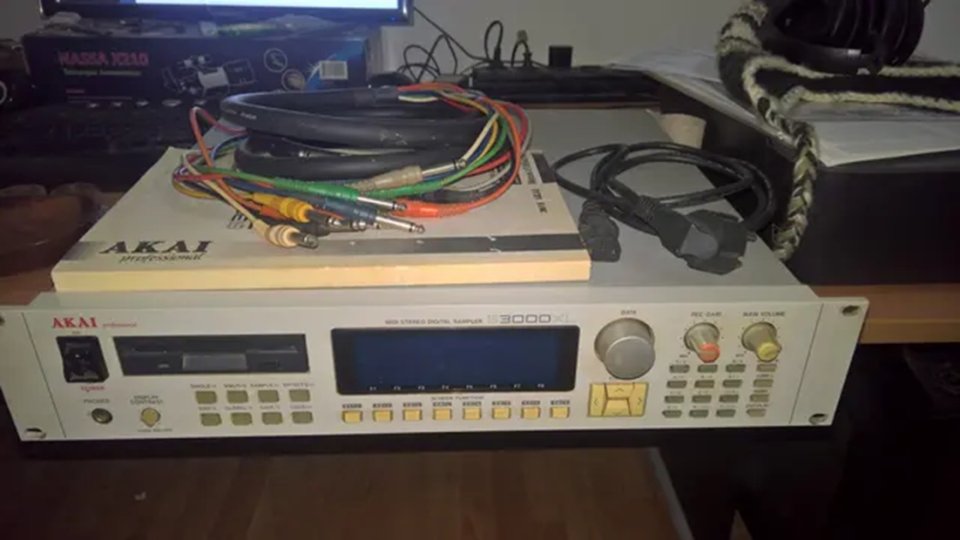 Akai S3000XL MIDI Stereo Digital Sampler 1996