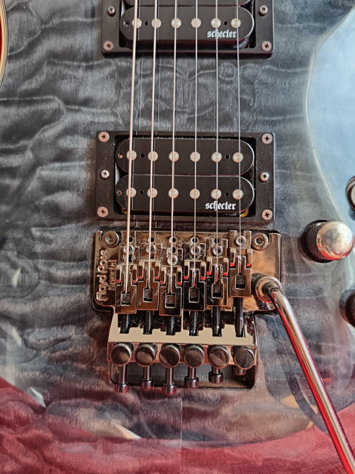 Schecter Omen Extreme-6 FR See-thru Black de segunda mano · Foto 7 de 10 · Illes Balears · 450 €