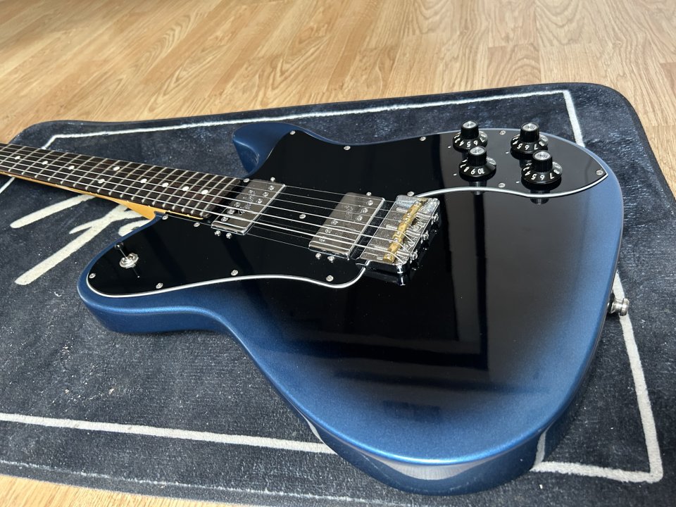 Fender American Prodesional II Telecater (2.025) RICKENBACKER de segunda mano · Foto 3 de 10 · Valencia