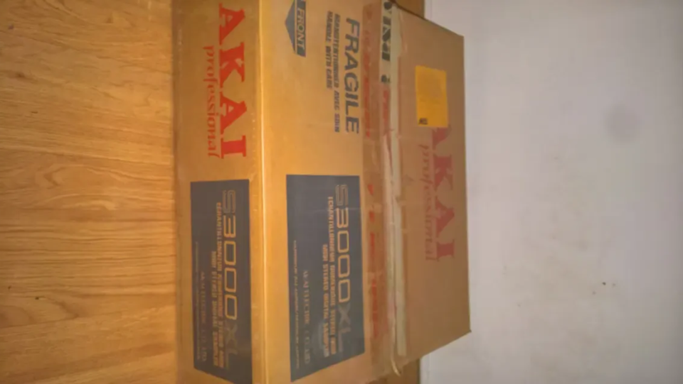 Akai S3000XL MIDI Stereo Digital Sampler 1996