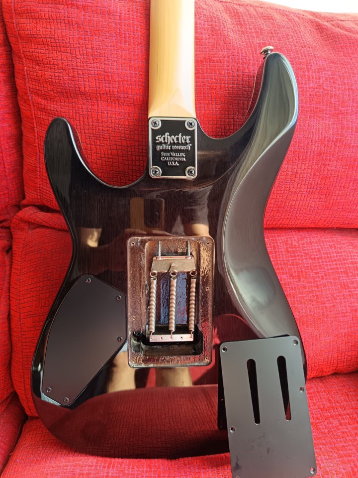 Schecter Omen Extreme-6 FR See-thru Black de segunda mano · Foto 8 de 10 · Illes Balears · 450 €