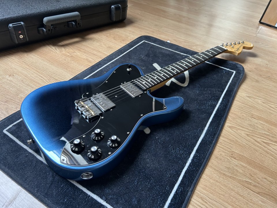 Fender American Prodesional II Telecater (2.025) RICKENBACKER de segunda mano · Foto 4 de 10 · Valencia
