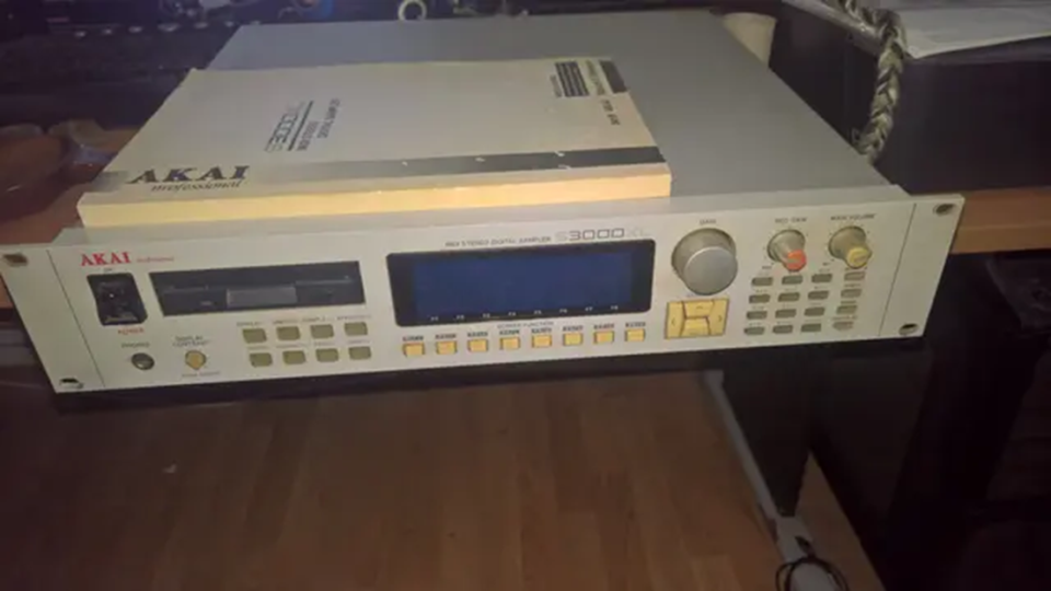 Akai S3000XL MIDI Stereo Digital Sampler 1996