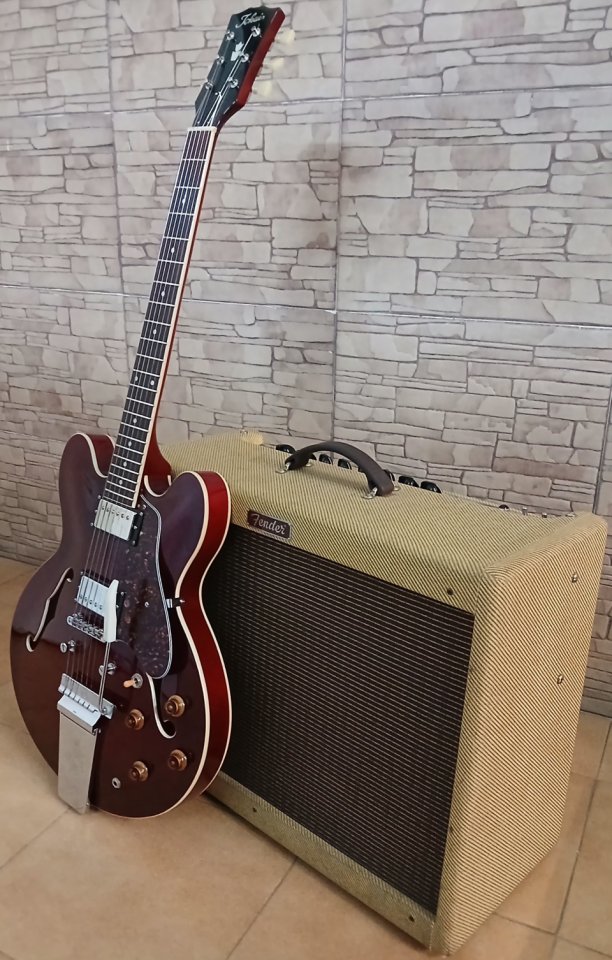 Fender Blues Delux con Celestion G12 neo Creamback de segunda mano · Foto 2 de 4 · Valencia · 600 €