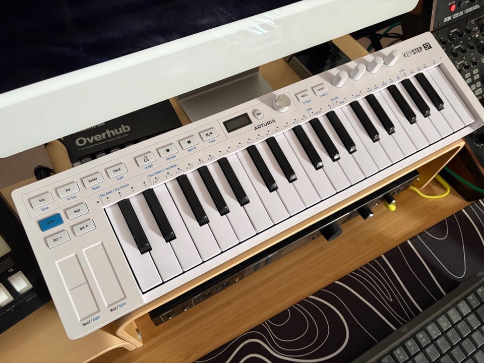 Arturia Keystep 37 MK2 de segunda mano · Foto 1 de 6 · Madrid · 140 €