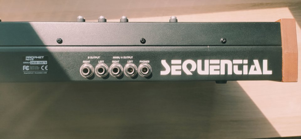 Sequential PROPHET REV2-8 de segunda mano · Foto 6 de 7 · Asturias · 1800 €
