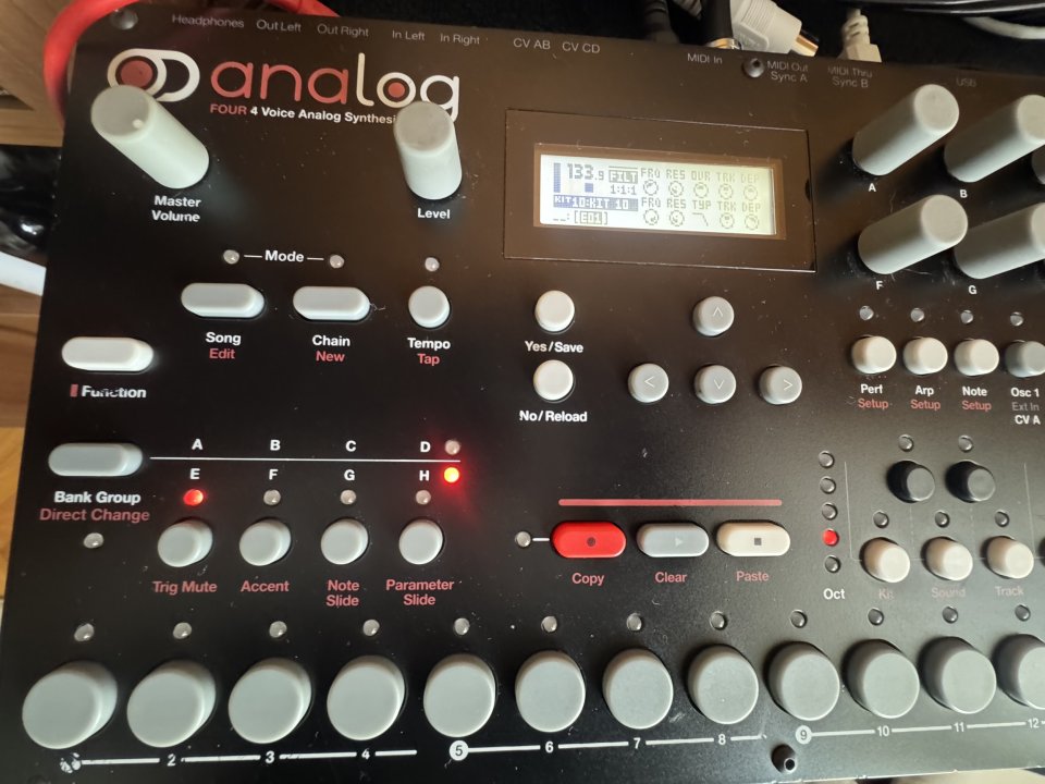 Vendo Elektron Analog Four MKI