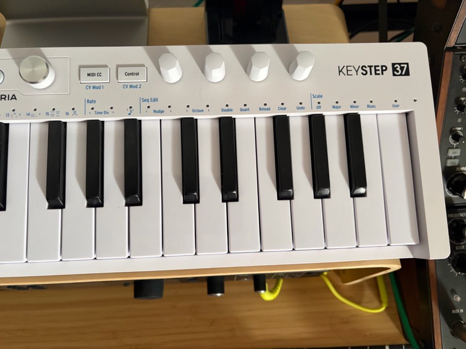Arturia Keystep 37 MK2 de segunda mano · Foto 3 de 6 · Madrid · 140 €