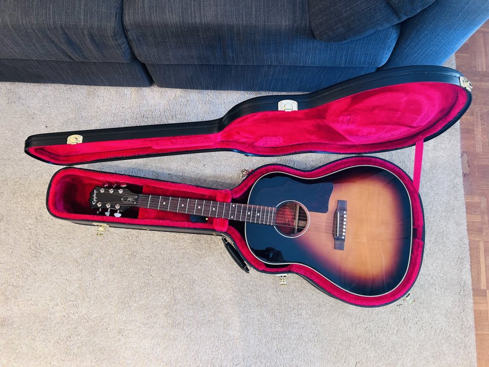Epiphone Slash J-45 Signature - ¡IMPECABLE / Estado de Tienda! + Estuche Original de segunda mano · Foto 2 de 7 · Asturias · 650 €