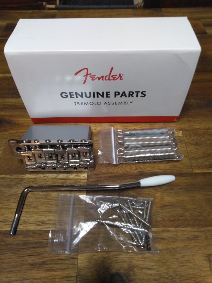 Puente Fender Tremolo Assembly