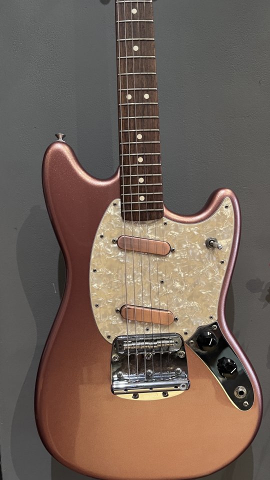Fender Mustang American Performer – Johnny Marr de segunda mano · Foto 2 de 6 · Barcelona · 1450 €