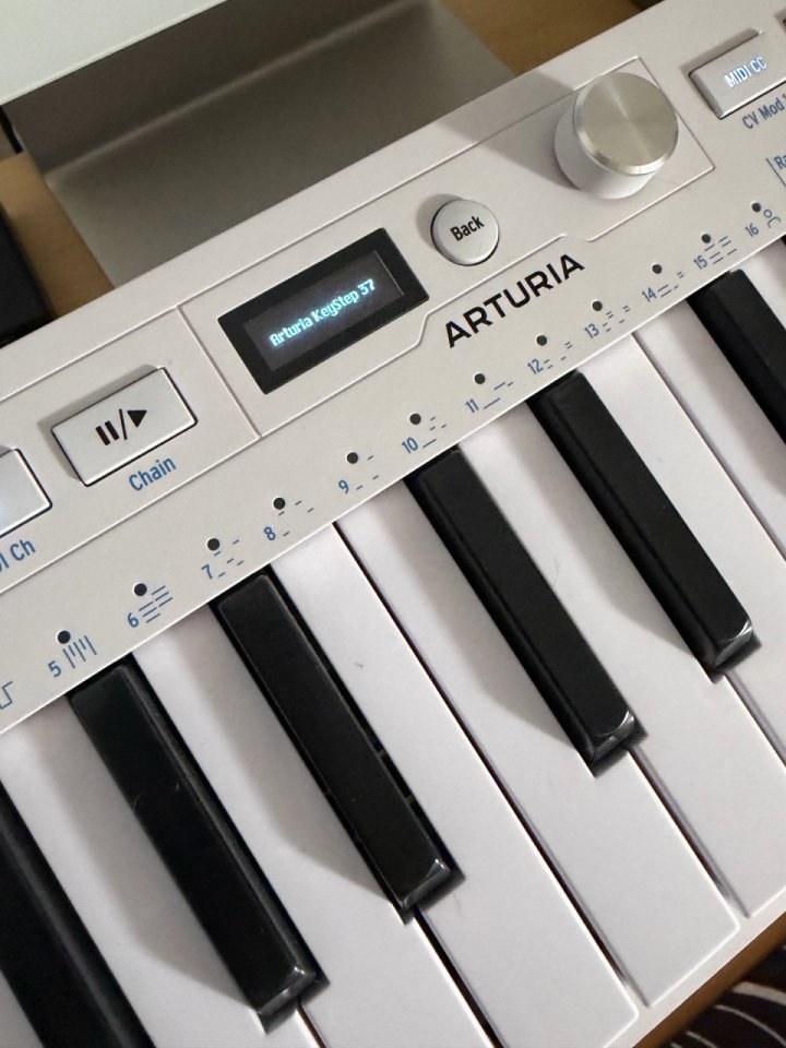 Arturia Keystep 37 MK2 de segunda mano · Foto 5 de 6 · Madrid · 140 €