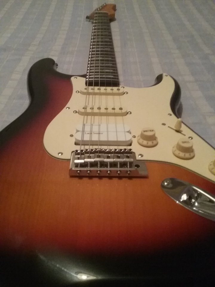 Guitarra de Luthier de segunda mano · Foto 1 de 10 · Madrid · 700 €